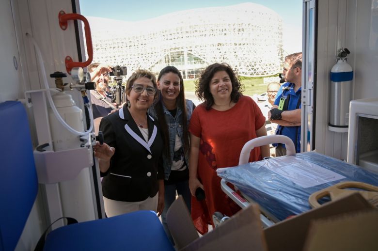 El Gobierno nacional le entregó a la Provincia nueve ambulancias de traslados, cuidados críticos y 4×4
