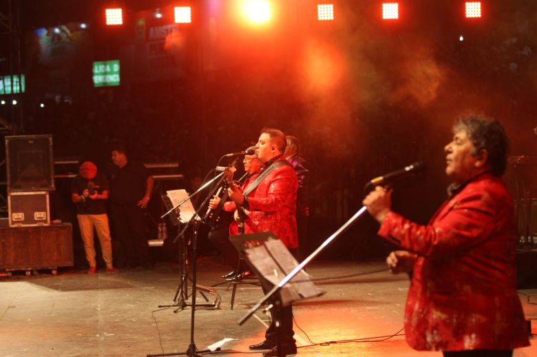 Los Palmeras y Damián Córdoba le pusieron ritmo a la décima noche de Jesús María