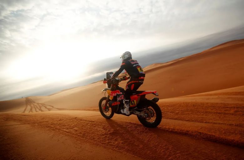 Kevin Benadives, el campeón del Dakar que “odia” el fútbol y al que su papá le suplicaba que dejara las motos