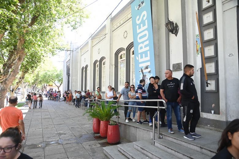 Ayer comenzó la venta de entradas para Calle Angosta en la Municipalidad 