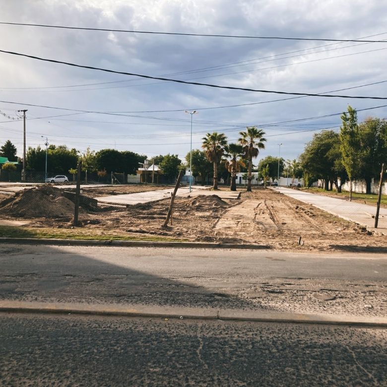 Avanzan las obras en las plazas Teodoro Fels y de la Santa Cruz