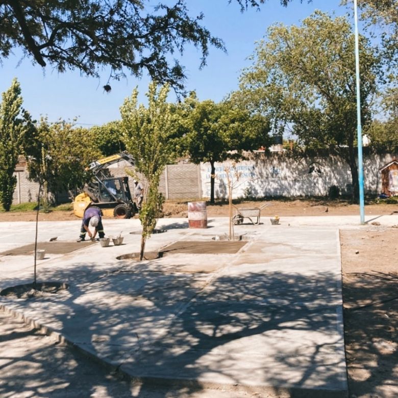 Avanzan las obras en las plazas Teodoro Fels y de la Santa Cruz