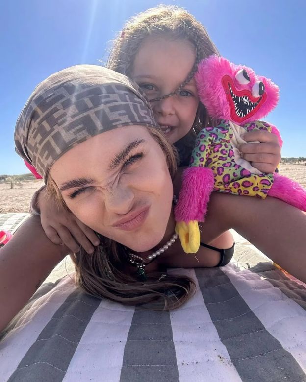 China Suárez mostró un juguete de sus hijos y sus fans le advirtieron: “Buscá en Google, es peligroso”