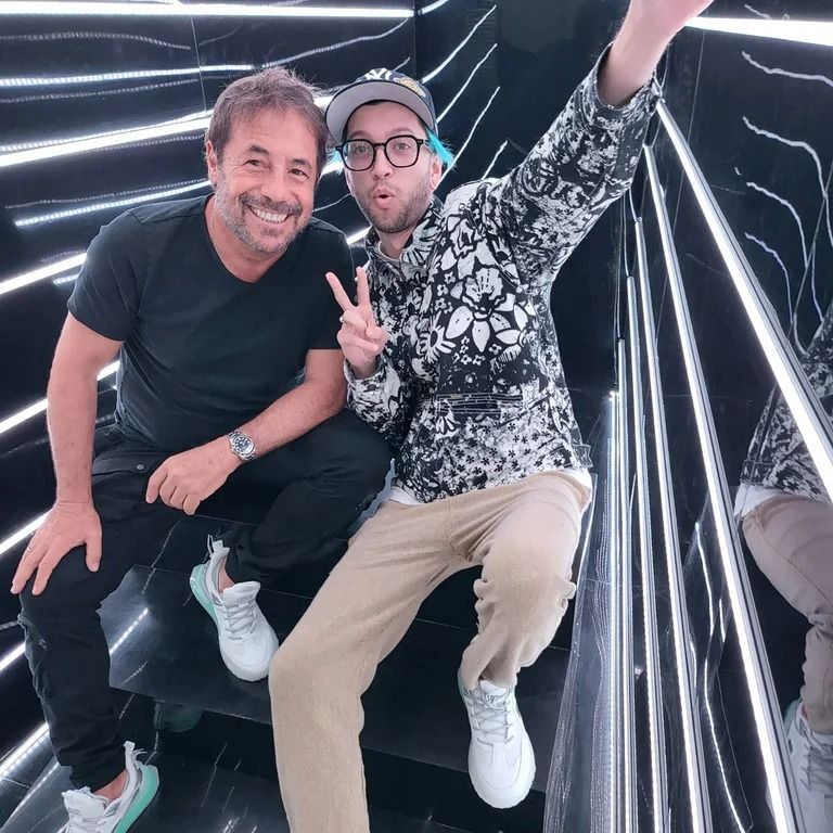 Las zapatillas que Ricky Sarkany diseñó con el trapero Bhavi y que ahora son furor entre los jóvenes