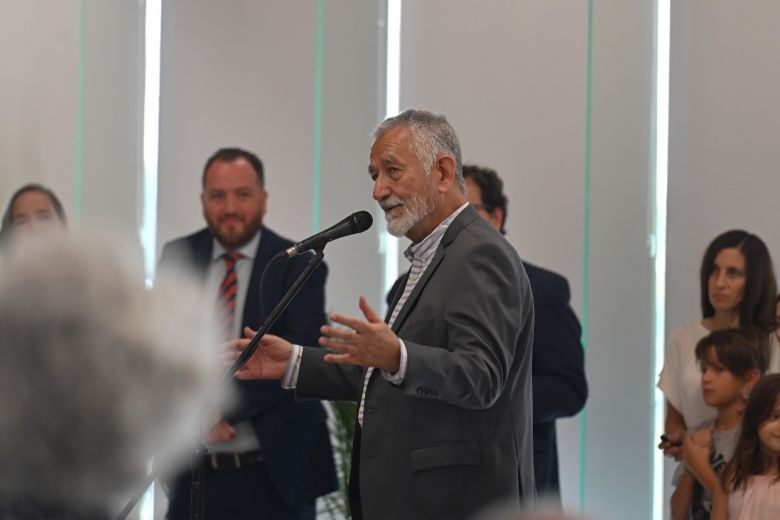 El gobernador puso en funciones al nuevo ministro de Salud
