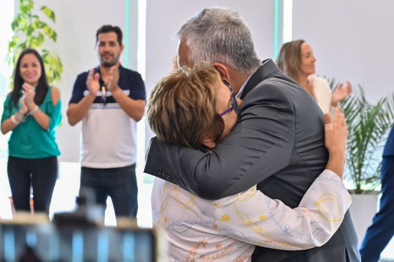 El gobernador puso en funciones al nuevo ministro de Salud