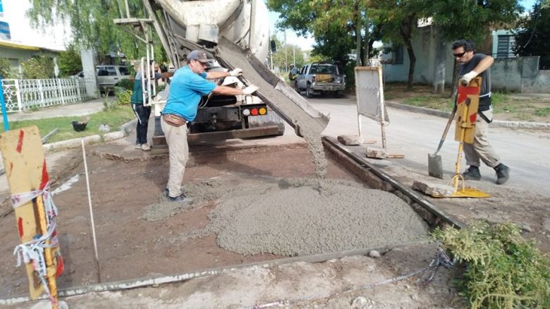 Avanzan con los arreglos de pavimento en la ciudad de Villa Mercedes 