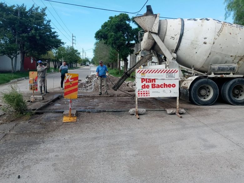 Avanzan con los arreglos de pavimento en la ciudad de Villa Mercedes 