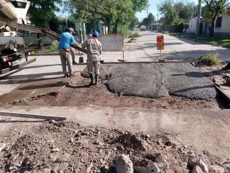 Avanzan con los arreglos de pavimento en la ciudad de Villa Mercedes 