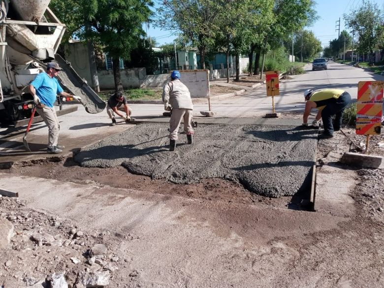 Avanzan con los arreglos de pavimento en la ciudad de Villa Mercedes 