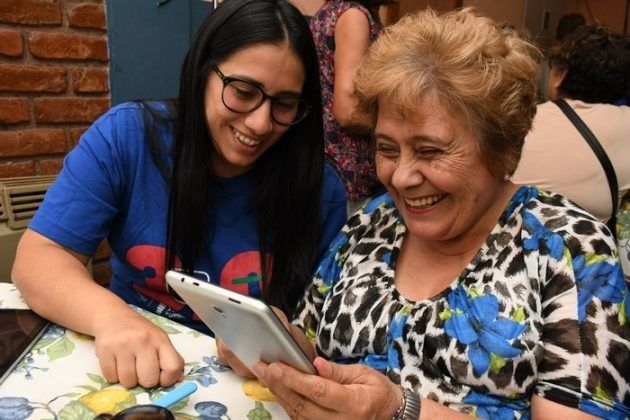 Asesoramiento digital para adultos mayores 
