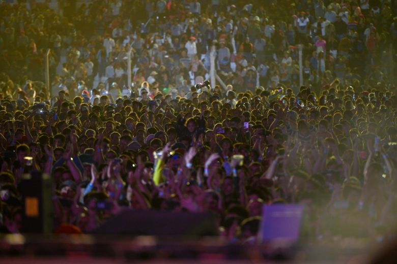 El gobernador compartió con más de 50 mil puntanos y turistas la segunda noche del Caldenazo