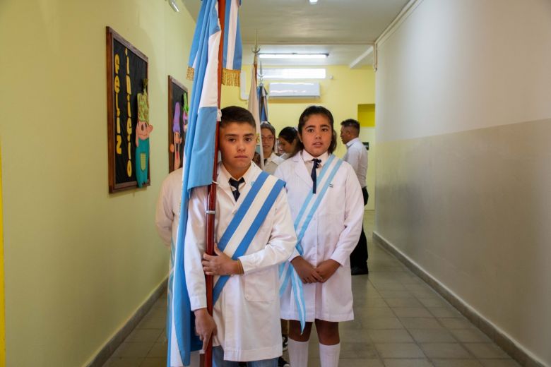 Con gran expectativa, comenzaron las clases en toda la provincia 
