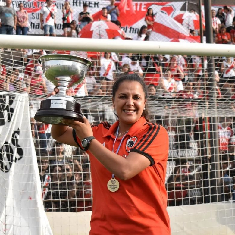 La gran paradoja del fútbol femenino: hay 20 equipos de primera pero solo 2 tienen entrenadoras mujeres