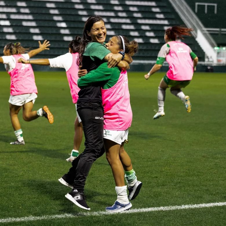 La gran paradoja del fútbol femenino: hay 20 equipos de primera pero solo 2 tienen entrenadoras mujeres