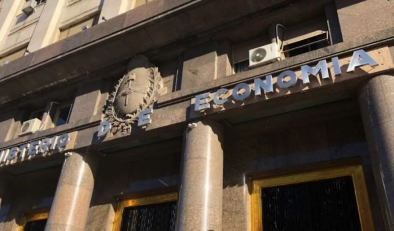 Economía confirma el éxito del canje con 64% de adhesión