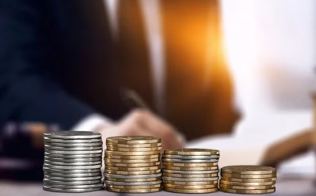 A cuánto llegarán el dólar y la inflación a fin de año, según los principales bancos y consultoras