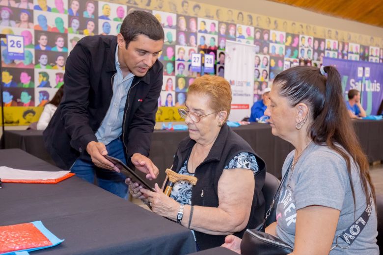 Primer día de entrega de tablets: una ventana a la inclusión digital