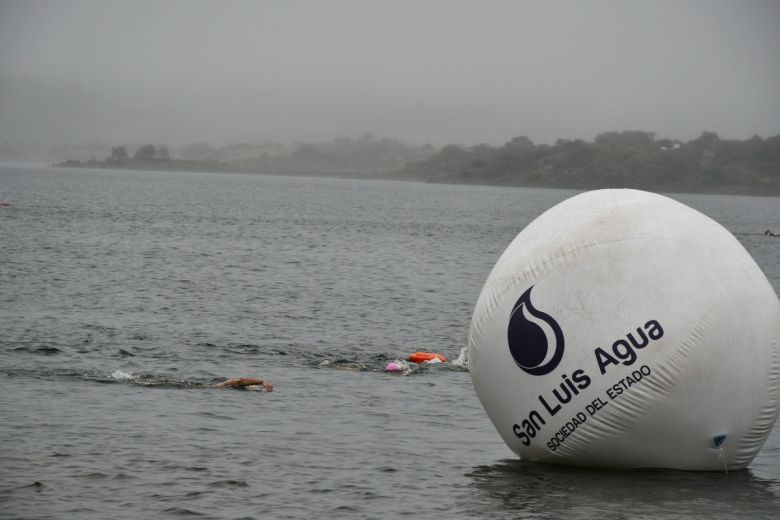 Más de 250 nadadores participaron del Torneo Puntano de Aguas Abiertas