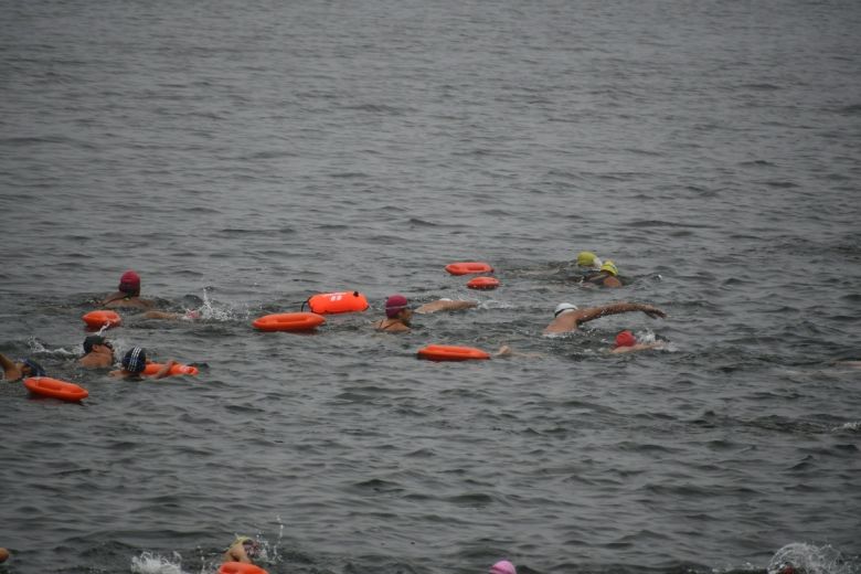 Más de 250 nadadores participaron del Torneo Puntano de Aguas Abiertas