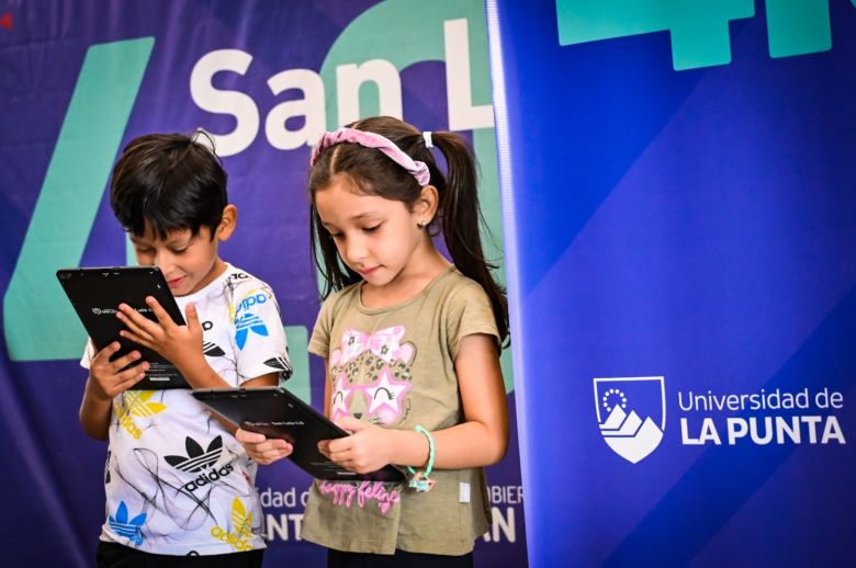 Comenzó la entrega de tablets para alumnos del primario