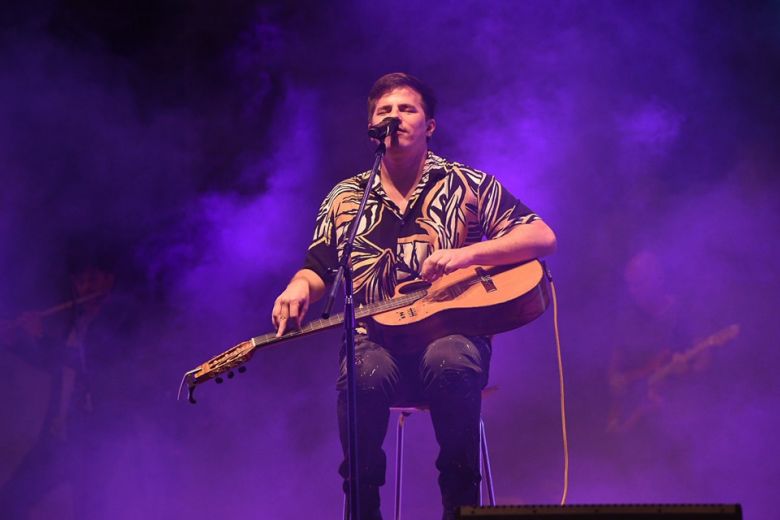  Nahuel Pennisi cerró la primera noche de la 34° edición de Calle Angosta