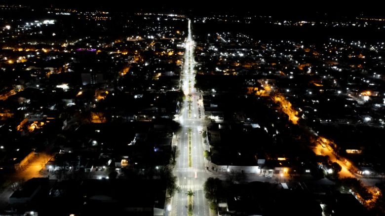 El Gobierno provincial inauguró la remodelación de la avenida 25 de Mayo