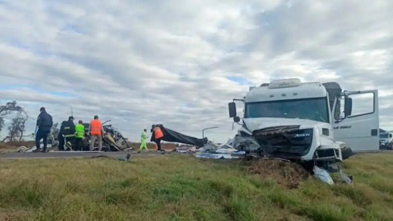 Choque fatal en la ruta nacional 7  dejó al menos cuatro muertos