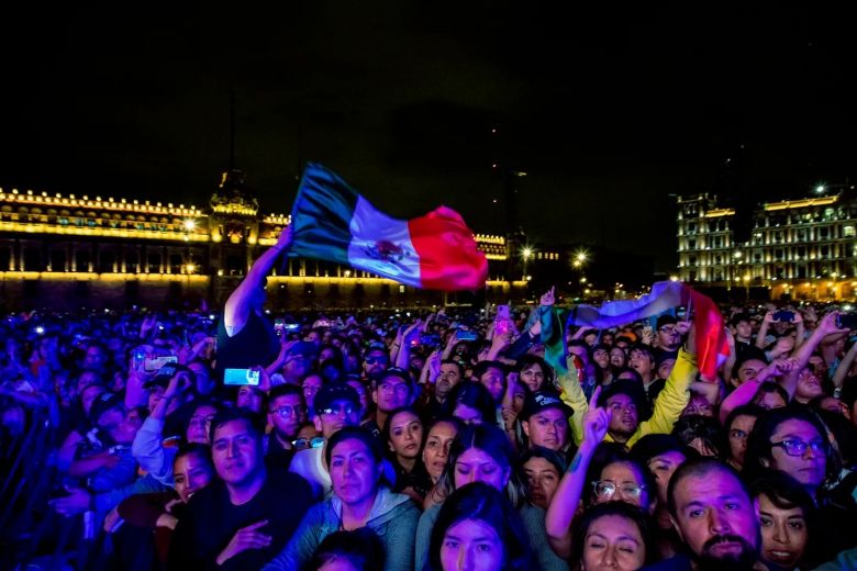 Los Fabulosos Cadillacs nos mostraron el backstage de su histórico show en México para 300 mil personas 