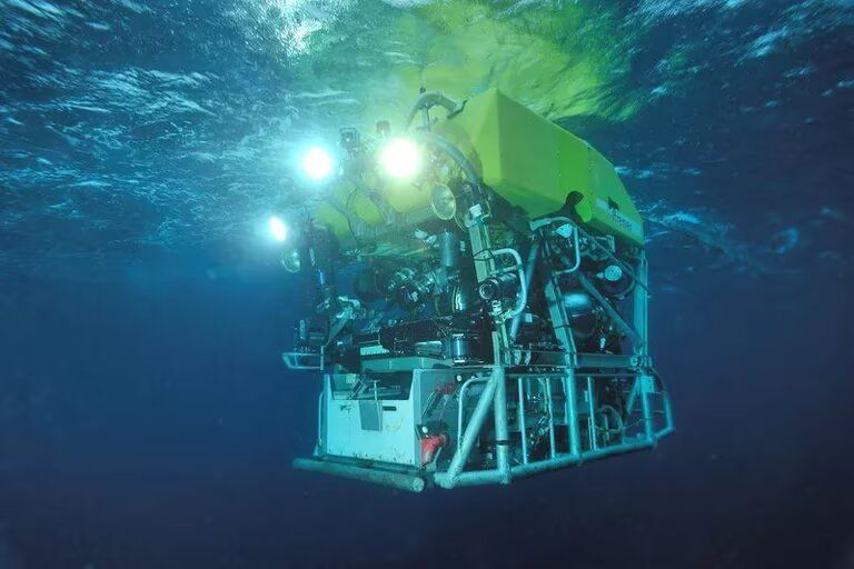 Un sumergible capaz de bajar a 6.000 metros se sumó a la búsqueda del Titan en las últimas horas de oxígeno