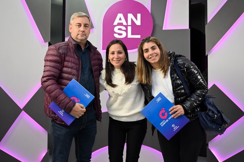 Más profesionales de la comunicación recibieron sus créditos “Nuevas Voces” 