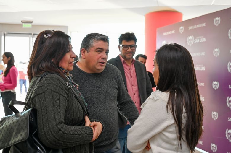 Más profesionales de la comunicación recibieron sus créditos “Nuevas Voces” 