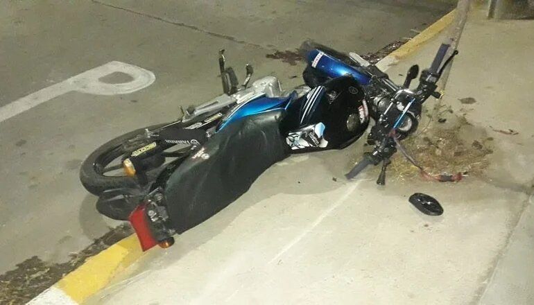 Una mujer murió al ser embestida por una motocicleta