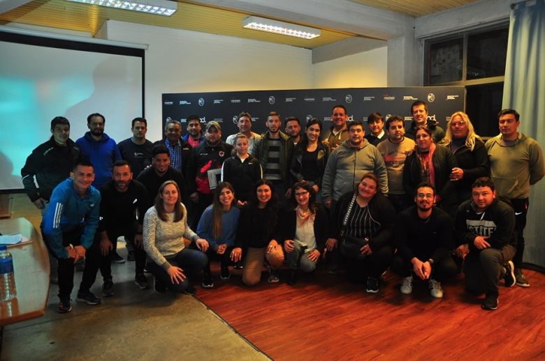 Los clubes deportivos se preparan para el Programa Nacional "Hay Equipo"