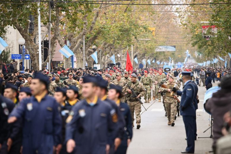 Villa Mercedes vivió con patriotismo y alegría su desfile cívico-militar por el Día de la Independencia