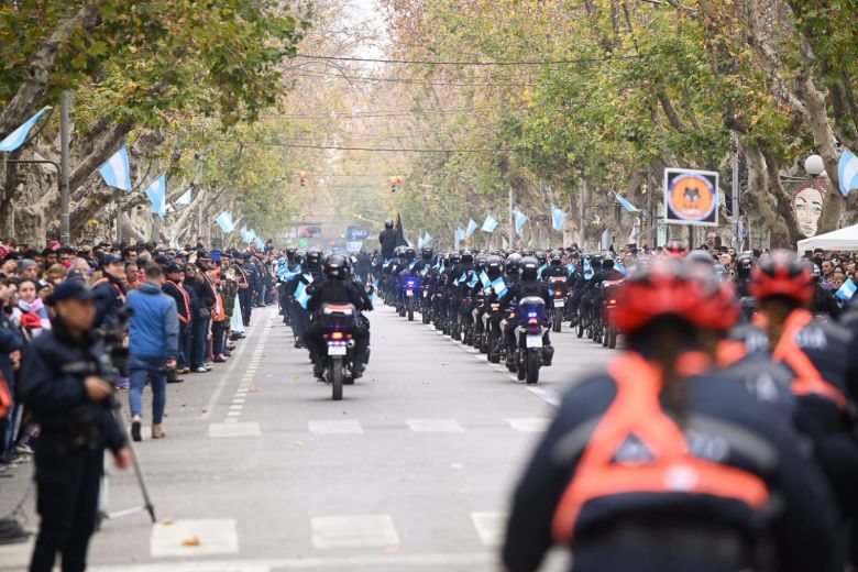 Villa Mercedes vivió con patriotismo y alegría su desfile cívico-militar por el Día de la Independencia