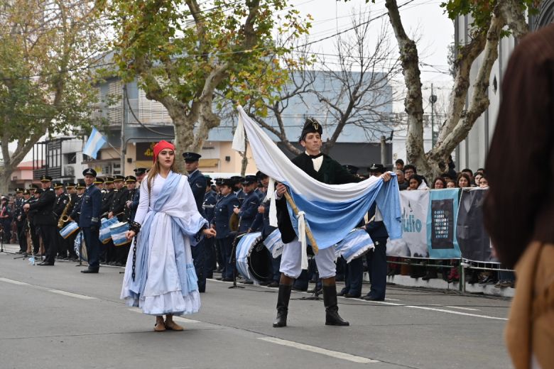 Villa Mercedes vivió con patriotismo y alegría su desfile cívico-militar por el Día de la Independencia