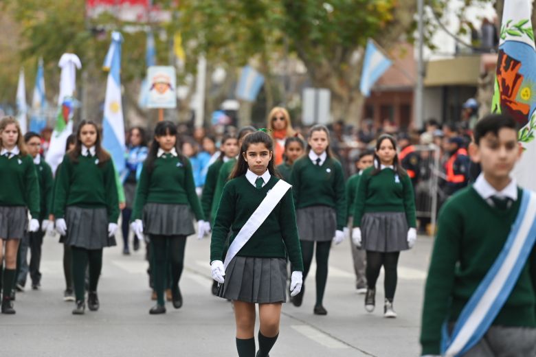 Villa Mercedes vivió con patriotismo y alegría su desfile cívico-militar por el Día de la Independencia