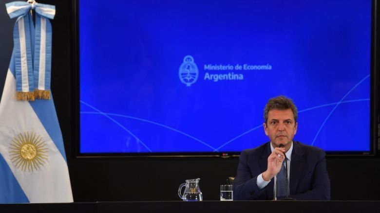 Massa adelantó que este martes dará "una muy buena noticia a los jubilados" 