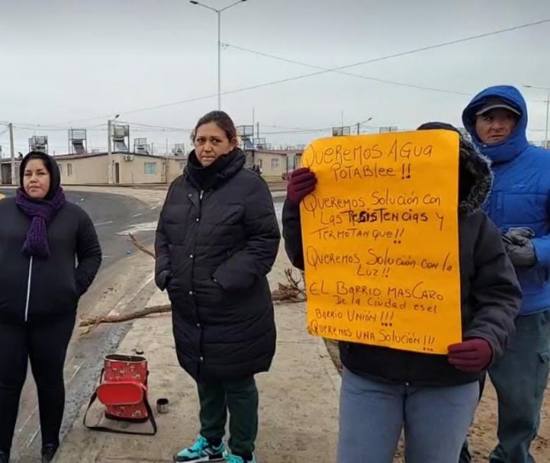 Los vecinos del Barrio Unión  seguirán el reclamo sobre la ruta por falta de agua 