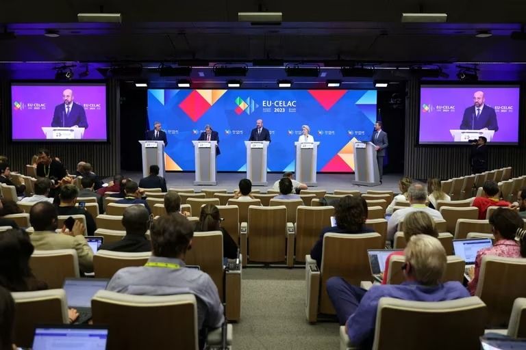 Cumbre CELAC-UE: la Argentina logró que por primera vez se mencione a las Islas Malvinas como territorio en disputa