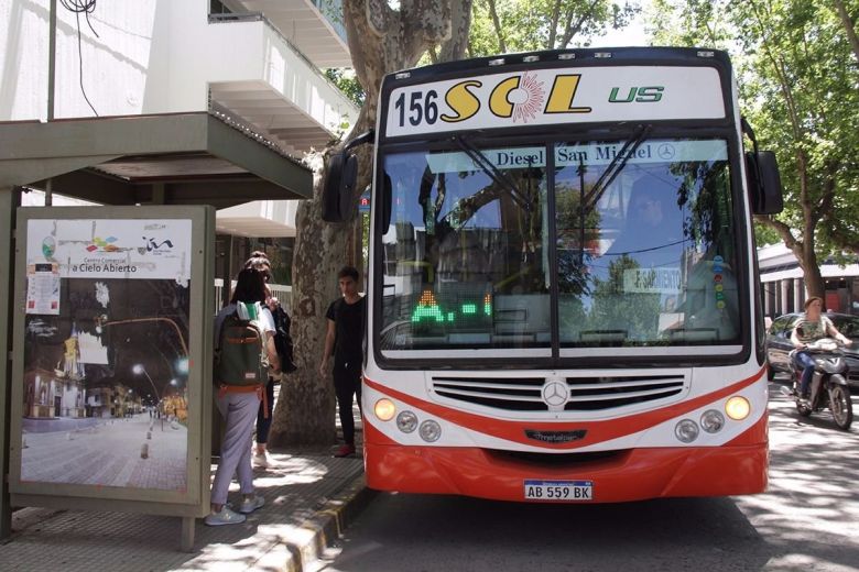 Asaltaron a un grupo de chicos en pleno viaje de colectivo por La Ribera