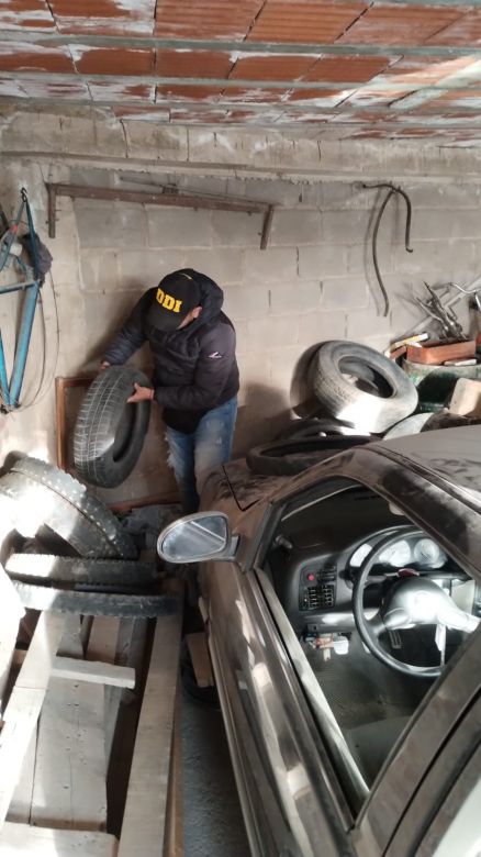 En cuatro allanamiento secuestraron un auto y recuperaron ruedas sustraídas
