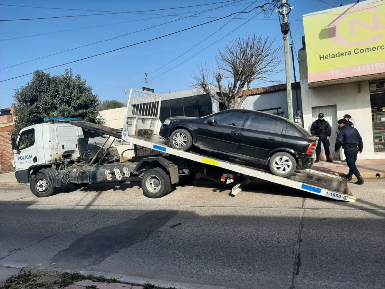 En cuatro allanamiento secuestraron un auto y recuperaron ruedas sustraídas