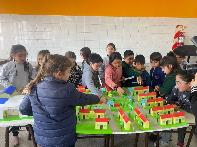 La Escuela Nº150 Provincia de Santa Fe fue la ganadora regional de la Feria de Ciencias