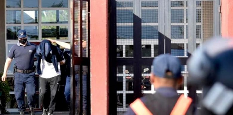 Comienza el juicio al hombre que le disparó a su ex pareja dentro de una escuela de Juana Koslay