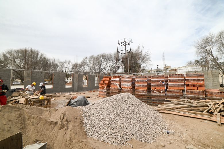 La obra que se ejecuta en el barrio Santa Rita de Casia alcanzó el 50% de avance