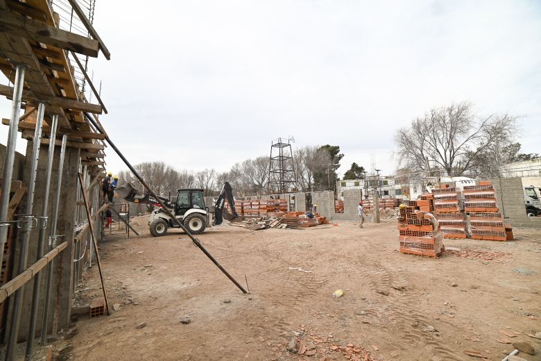 La obra que se ejecuta en el barrio Santa Rita de Casia alcanzó el 50% de avance