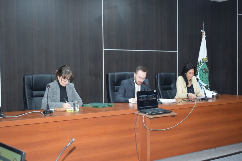 Un hombre y una mujer son juzgados por lesiones y amenazas 