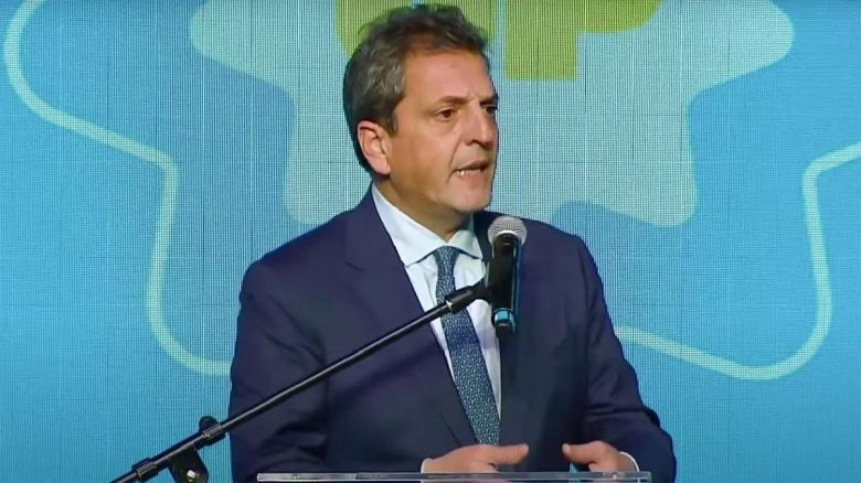 Massa anunció que eliminará aportes a Pymes que tomen trabajadores por dos años